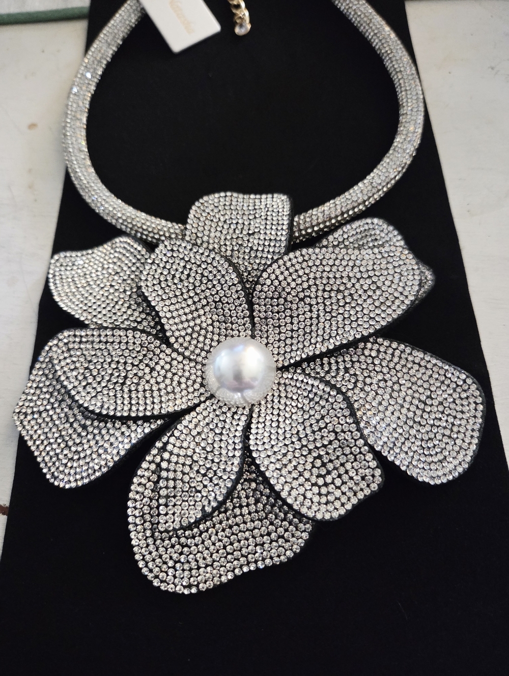 NWT Natasha Oversized Crystal Flower Statement Necklace Silver - Picture 2 of 5